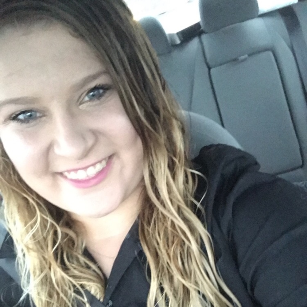 Meet your Posher, Cortney